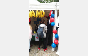 59b55a9570572_stand6.jpg