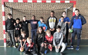 Les jeunes arbitres en formation avec Vincent